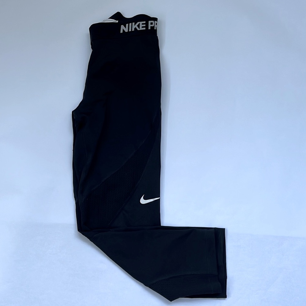 NIKE PRO SMALL BLACK MESH CAPRI LEGGINGS